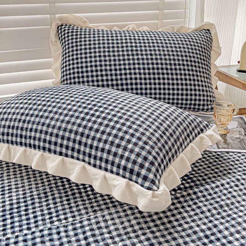 Navlaka za jastuke od mliječne velur tkanine, quiltana s čipkom, topla; 96% mliječni velur/vlakno proteina mlijeka; broj vlakana >150; reaktivno bojanje