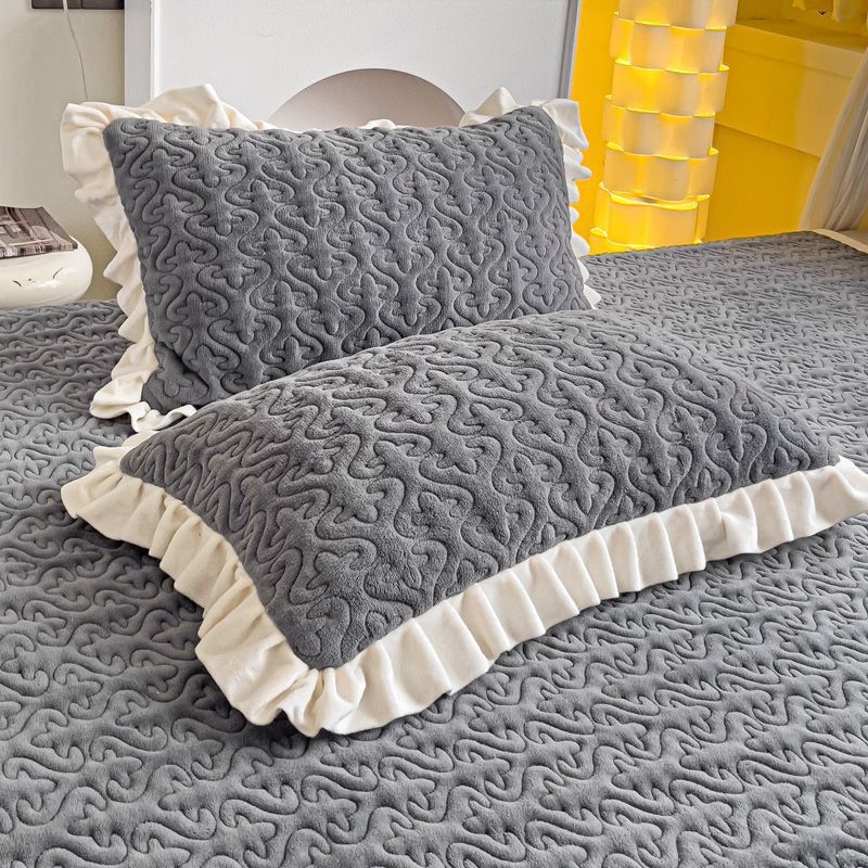 Navlaka za jastuke od mliječne velur tkanine, quiltana s čipkom, topla; 96% mliječni velur/vlakno proteina mlijeka; broj vlakana >150; reaktivno bojanje