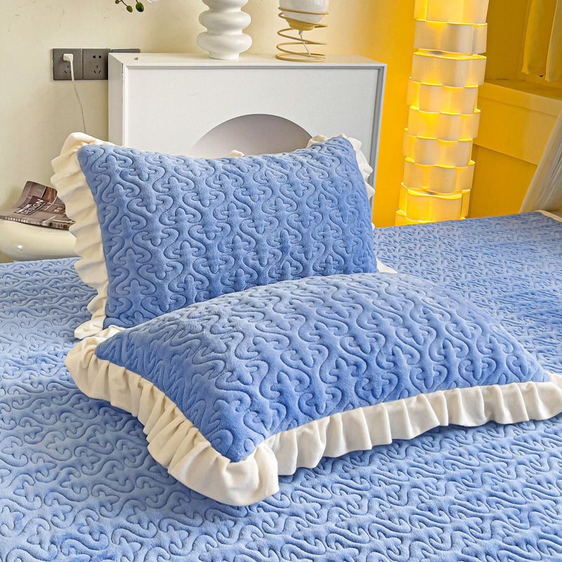 Navlaka za jastuke od mliječne velur tkanine, quiltana s čipkom, topla; 96% mliječni velur/vlakno proteina mlijeka; broj vlakana >150; reaktivno bojanje