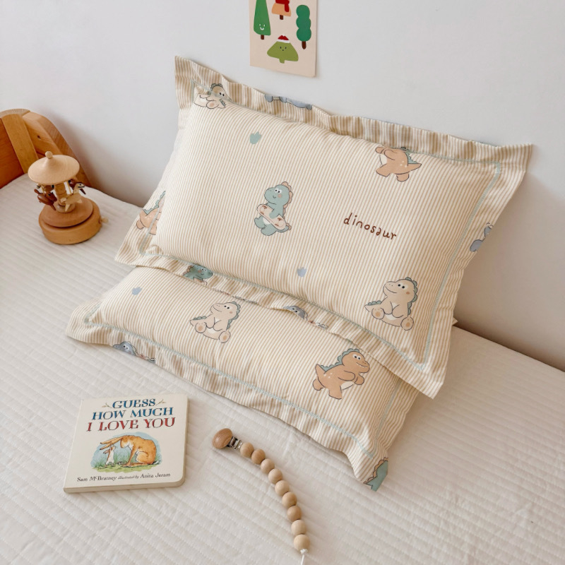 Párnahuzat, pamut twill anyag, rajzfilm stílus, szálanként színezett nyomtatás, egész éves használatra