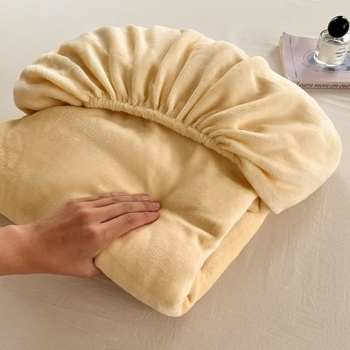 Jednobojna velur navlaka za jednokrevetnu postel, mliječni velur, topla zaštita madraca, minimalistički dizajn, debeli pokrivač