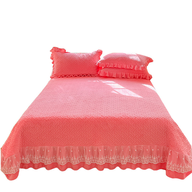 Piimaveluuri voodikate pitsi ja tikandiga, ühtlane värv, printsessi stiil, kaal 2–2,5 kg