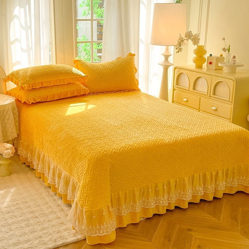 Piimaveluuri voodikate pitsi ja tikandiga, ühtlane värv, printsessi stiil, kaal 2–2,5 kg