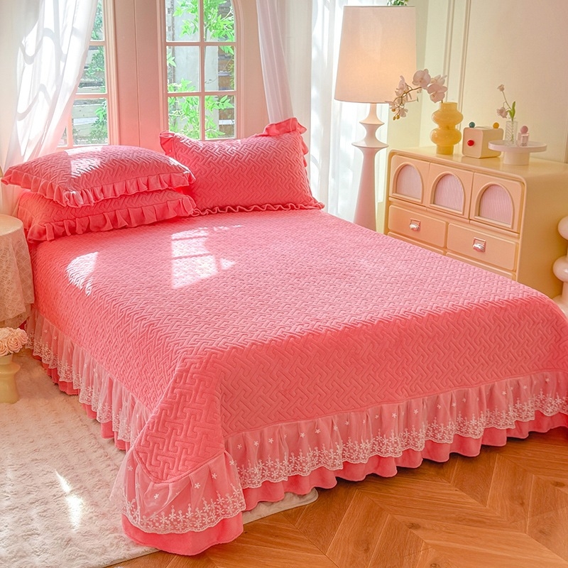 Piimaveluuri voodikate pitsi ja tikandiga, ühtlane värv, printsessi stiil, kaal 2–2,5 kg