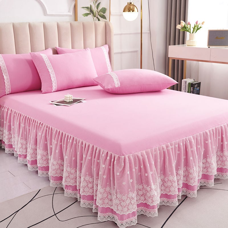 Koreapärase stiiliga voodipesa kattev pitsiga, kolmene komplekt, jääsilk materjalist, harjatud tekstuur, reaktiivne trükk ja värvimine, printsessi stiil