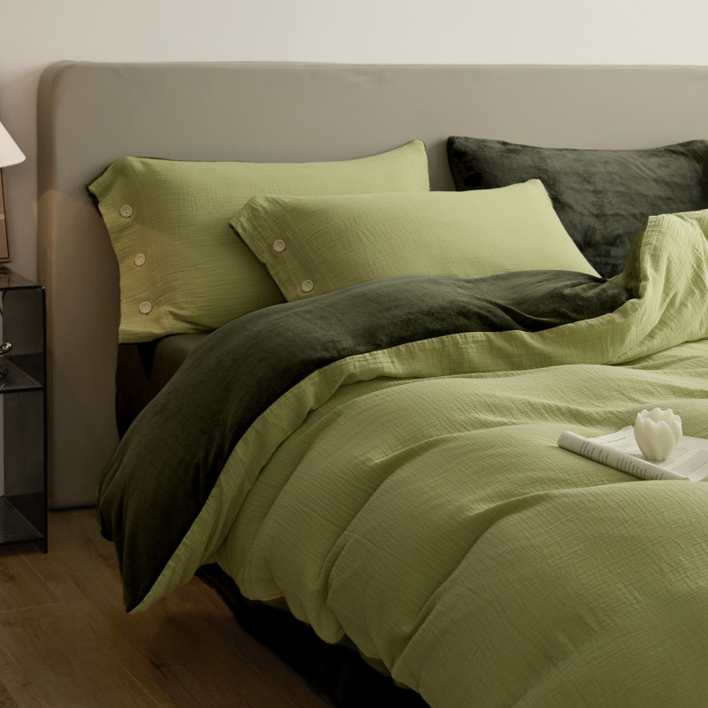 Četverodijelni set posteljine od mliječnog velura, reaktivno ispisivanje i bojanje, monofoni uzorak, moderan minimalistički stil