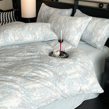 Milk Velvet voodipesu komplekt, neljaosaline komplekt, kahepoolsed tekk, ühetooniline muster taimedega motiiviga, talve soojus