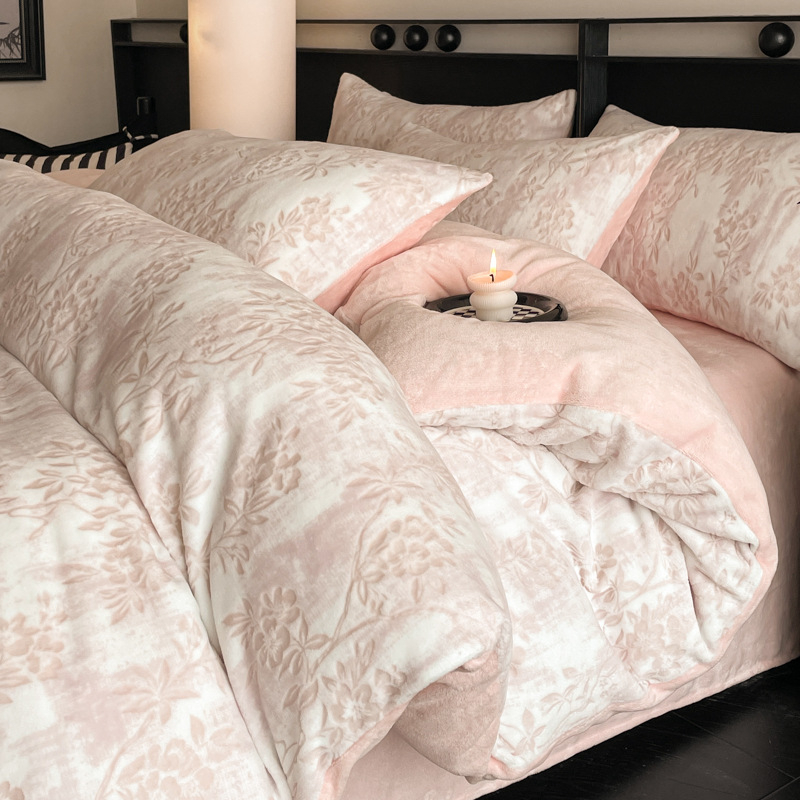 Milk Velvet voodipesu komplekt, neljaosaline komplekt, kahepoolsed tekk, ühetooniline muster taimedega motiiviga, talve soojus