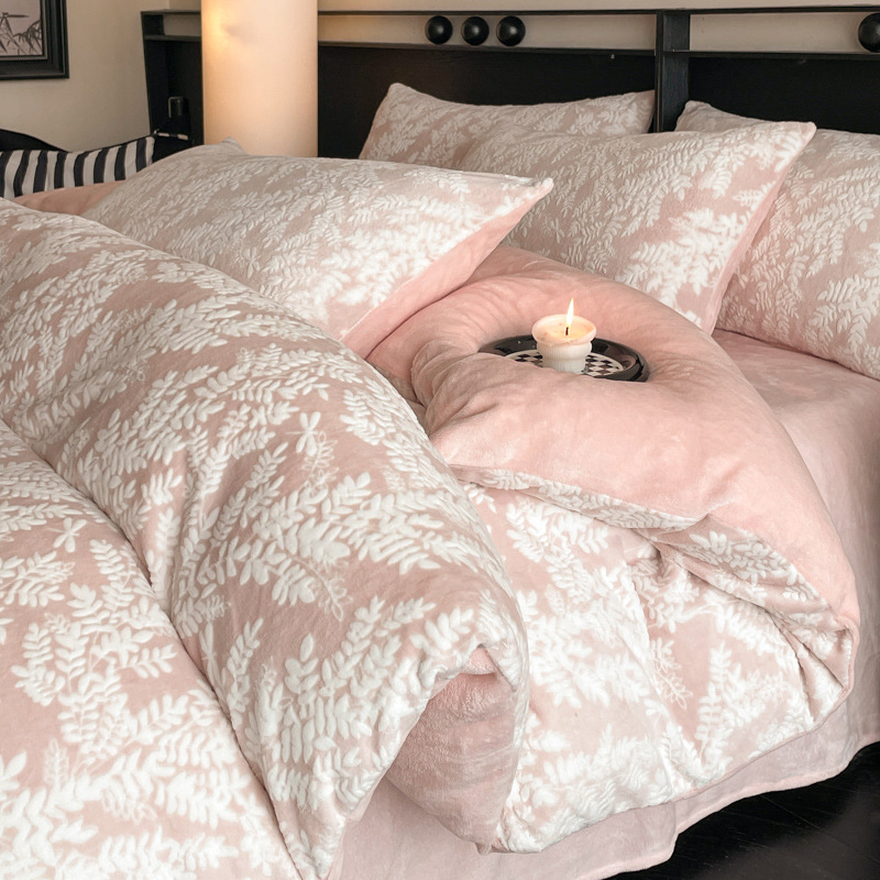 Milk Velvet voodipesu komplekt, neljaosaline komplekt, kahepoolsed tekk, ühetooniline muster taimedega motiiviga, talve soojus