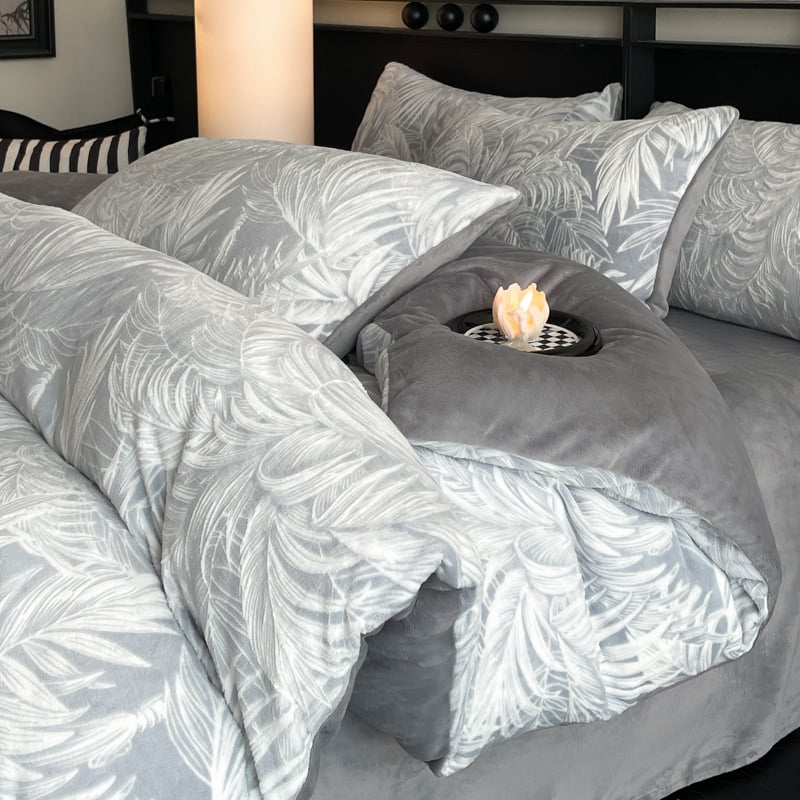 Milk Velvet voodipesu komplekt, neljaosaline komplekt, kahepoolsed tekk, ühetooniline muster taimedega motiiviga, talve soojus