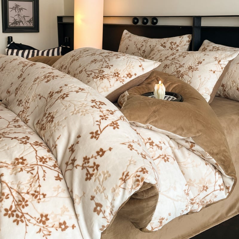 Milk Velvet voodipesu komplekt, neljaosaline komplekt, kahepoolsed tekk, ühetooniline muster taimedega motiiviga, talve soojus