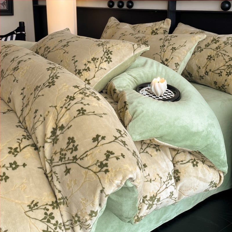 Milk Velvet voodipesu komplekt, neljaosaline komplekt, kahepoolsed tekk, ühetooniline muster taimedega motiiviga, talve soojus