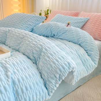 Četrdaļīgs gultas veļas komplekts no piena velūra, princeses stilā, svars zem 500 g, reaktīvā druka un krāsošana