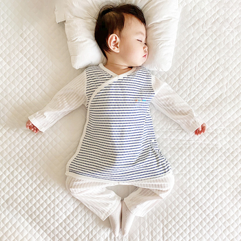 Zīdaiņu guļammaiss ar vēdera aizsardzību – 100% kokvilna, pildījums no kokvilnas, svītrainu raksts, visu sezonu, zīdainis (0–12 mēneši)