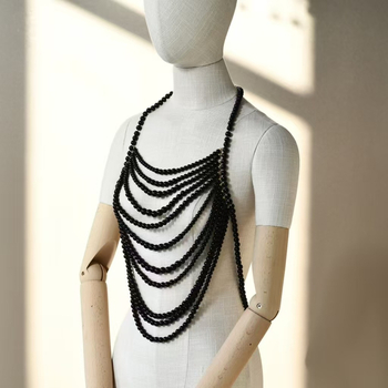 Moteriška daugialypė kūno grandinė su perlomis – išskirtinis dizainas (Pavasaris 2025)