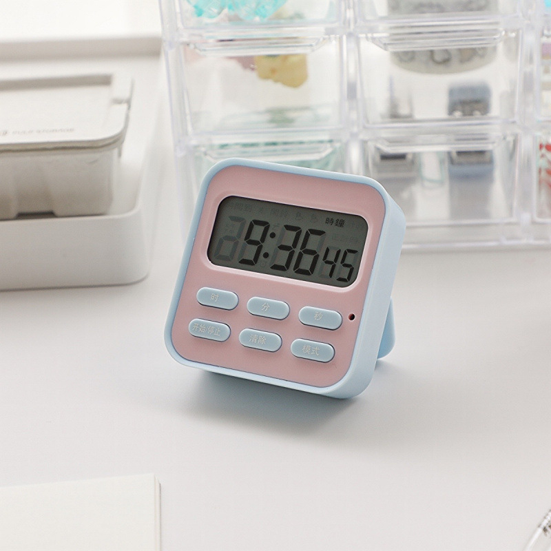 Stolni digitalni budilnik s alarmom, baterijsko napajanje, ABS brojčanik, plastično kućište, jednostavan dizajn