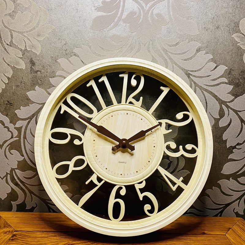 Zidni sat, kružni oblik, retro europski stil, analogni brojčanik s brojkama, napaja se baterijom, precizan mehanizam, pogodan za dnevni boravak