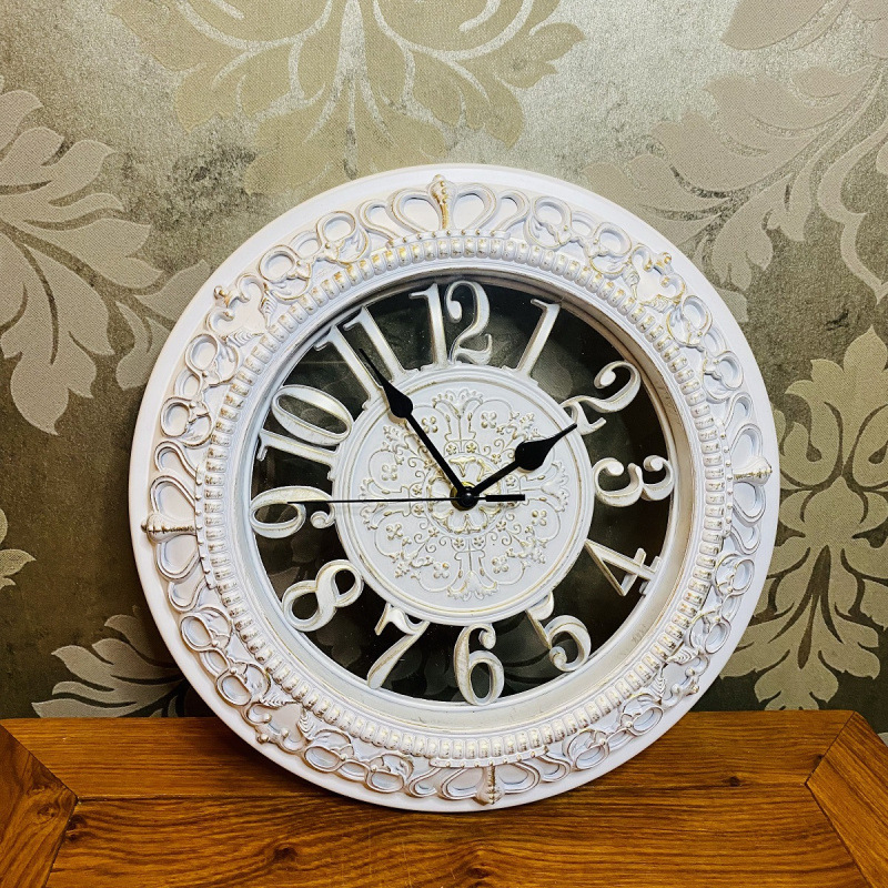 Zidni sat, kružni oblik, retro europski stil, analogni brojčanik s brojkama, napaja se baterijom, precizan mehanizam, pogodan za dnevni boravak