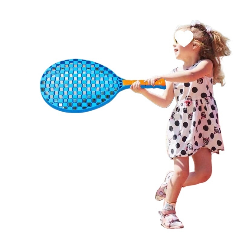 Tenisa treneris – interaktīva rotaļa ar virknes atgriešanos, komplekts tenisa raketēm iesācējiem, no plastmasas