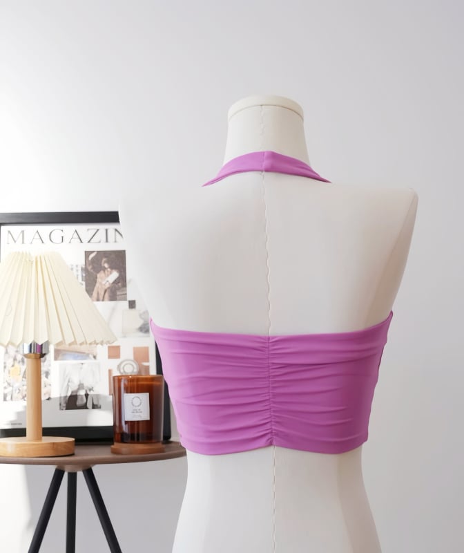 Jaunietēm paredzēts augstas intensitātes sieviešu sporta krūšturis, haltera kakls, muguras triecienizturīgs, galvenais materiāls: 80% nālons, oderējums: 20% spandekss, pilns kauss, plāns formējošs kauss, stipras dubultās siksnas