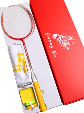 Raketa za badminton - okvir od karbonskih vlakana, težina 75–79 g, tip udarca pravac, debljina drške G-5