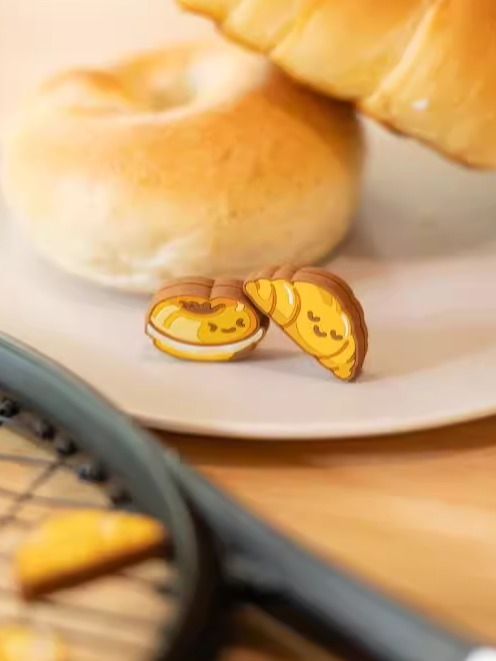 Amortizator de vibrații pentru rachetă de tenis, design cartoon cu temă pâine, ediție limitată (Categorie produs: amortizator; Sporturi aplicabile: Altele; Scenarii de utilizare: Altele; Marca: Altele)