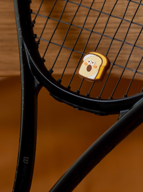 Amortizator de vibrații pentru rachetă de tenis, design cartoon cu temă pâine, ediție limitată (Categorie produs: amortizator; Sporturi aplicabile: Altele; Scenarii de utilizare: Altele; Marca: Altele)