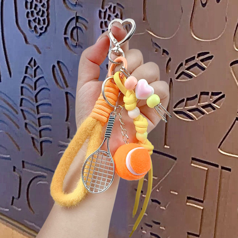 Grunting Bear animacinis PVC raktų pakabukas su krepšio pakabuku – atskirai įpakuotas, paruoštas dovanai