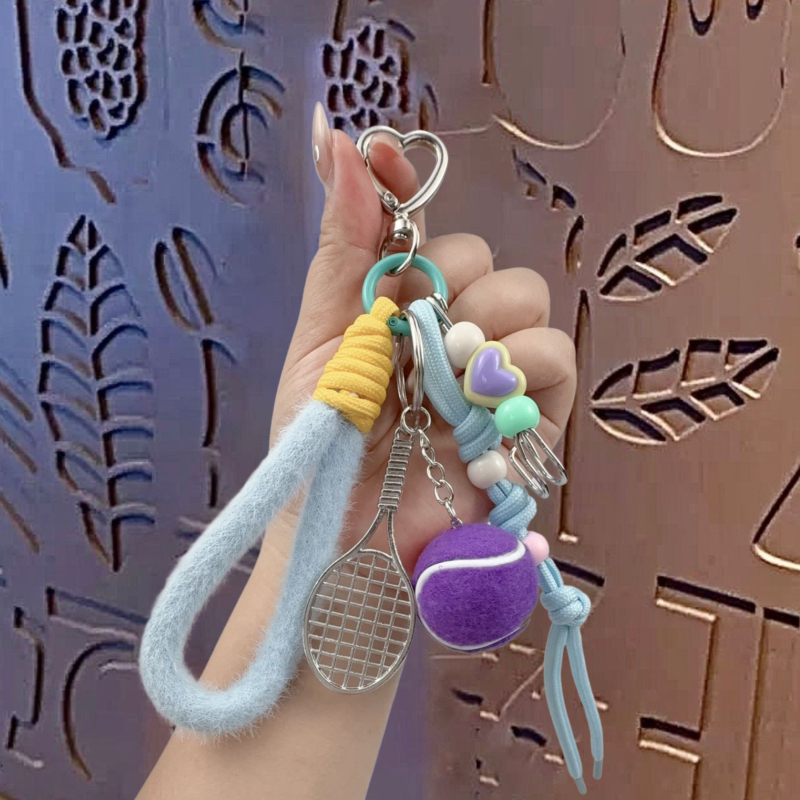 Grunting Bear animacinis PVC raktų pakabukas su krepšio pakabuku – atskirai įpakuotas, paruoštas dovanai