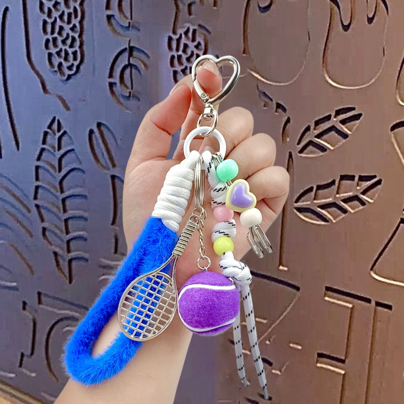 Grunting Bear animacinis PVC raktų pakabukas su krepšio pakabuku – atskirai įpakuotas, paruoštas dovanai