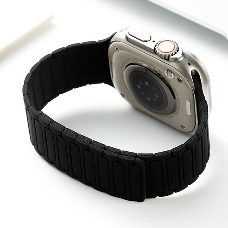 FKFM Λωρίδα ρολογιού από σιλικόνη με μαγνητικό κούμπωμα, αθλητικό στυλ, συμβατή με Apple Watch