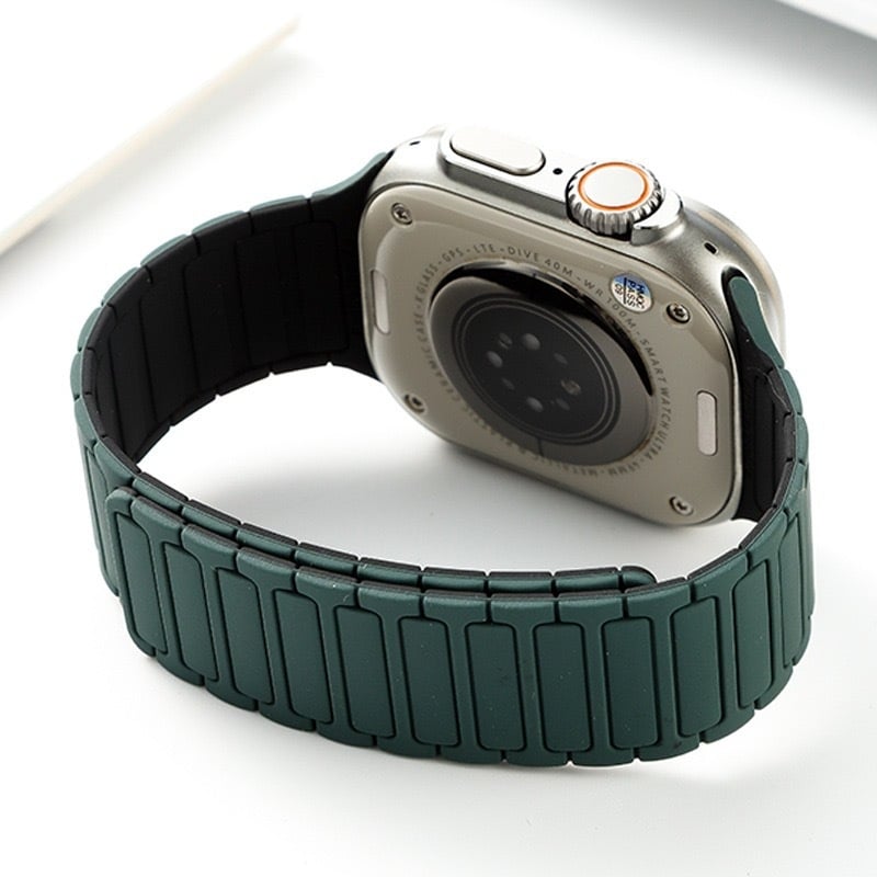 FKFM Λωρίδα ρολογιού από σιλικόνη με μαγνητικό κούμπωμα, αθλητικό στυλ, συμβατή με Apple Watch