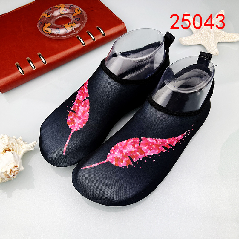 Cipele za rijeku – protuklizne, niski gornji dio, mrežasti gornji materijal, gumena srednja potplat, gumeni donji potplat