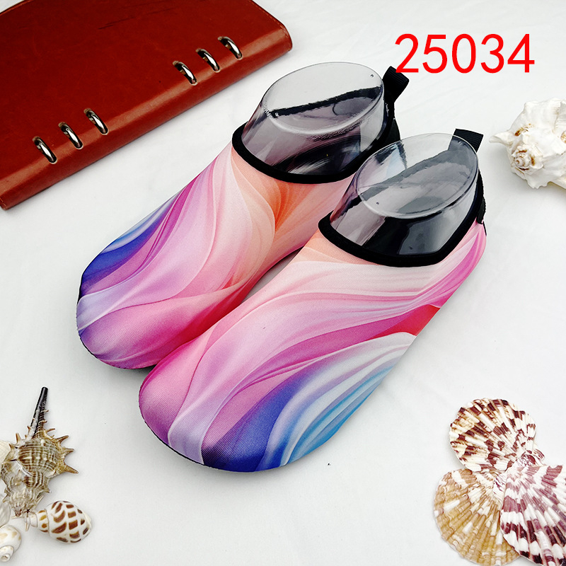 Cipele za rijeku – protuklizne, niski gornji dio, mrežasti gornji materijal, gumena srednja potplat, gumeni donji potplat