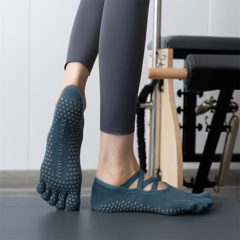 Toesox csúszásmentes jóga és pilates zokni szétválasztott ujakkal, 70–80% pamut, gyors száradás, izzadságot felszívó