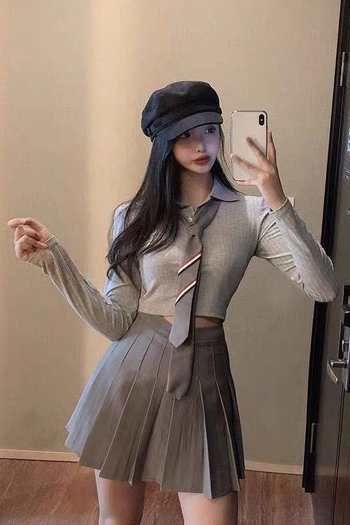 Divu gabalu komplekts Korejas stilā: adīts tops ar garām piedurknēm un plisēta svārki, chenille audums ar elastānu līdz 30%, biroja stila rudens-ziemai.