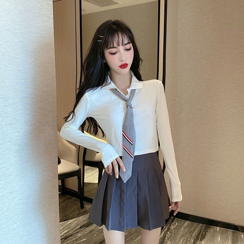 Divu gabalu komplekts Korejas stilā: adīts tops ar garām piedurknēm un plisēta svārki, chenille audums ar elastānu līdz 30%, biroja stila rudens-ziemai.