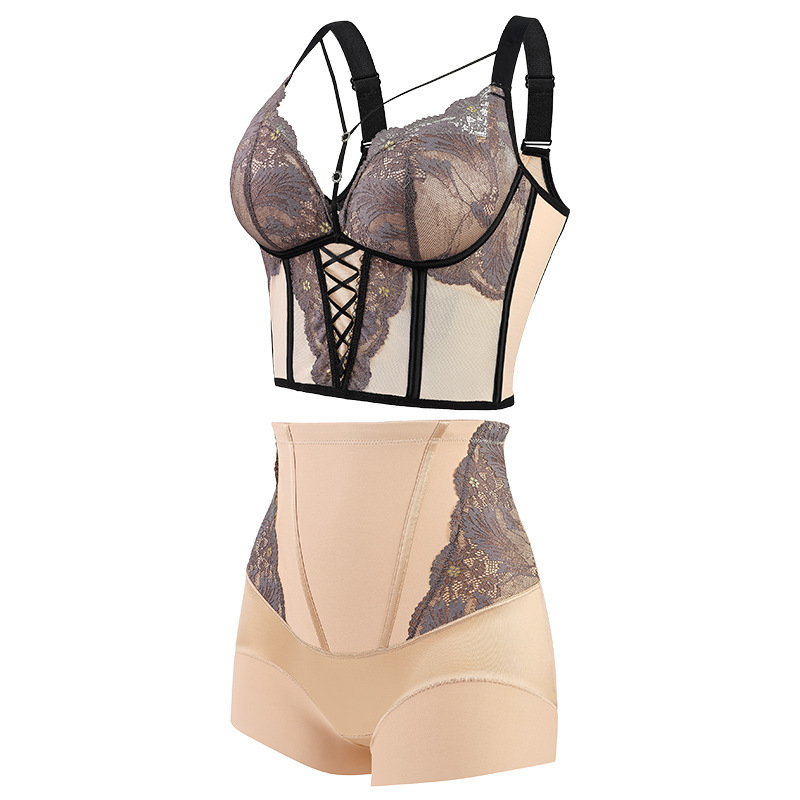 Prilagodljivi bustier bodi s čipkastim leđima, oblikuje tijelo; 3/4 čašice od najlona; odvojive dvostruke naramenice; stražnje zatvaranje s četiri reda kukica; push-up