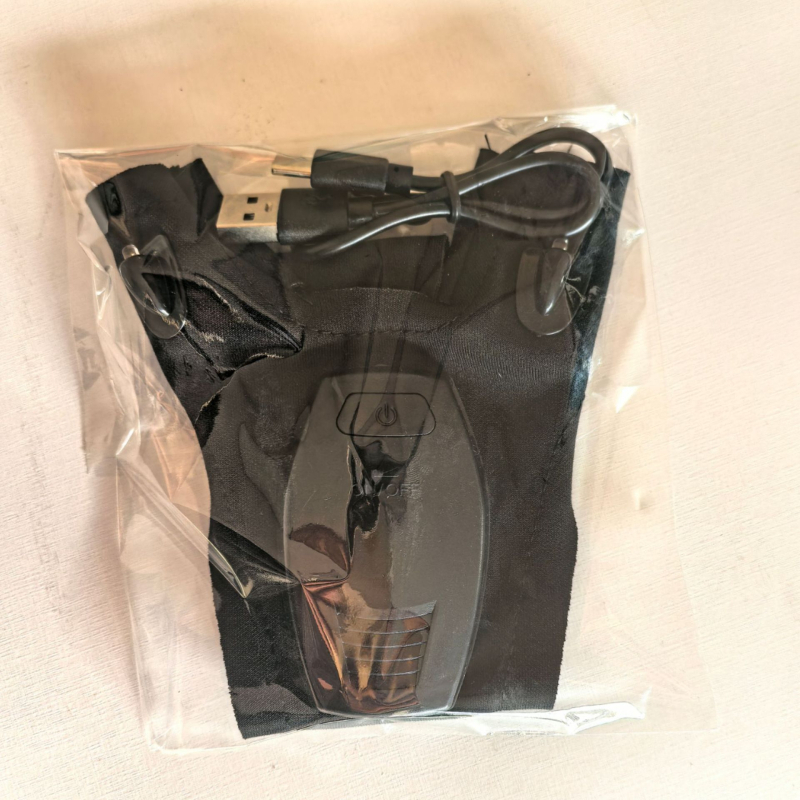 Elastomerinio audinio LED pirštinių žvejybai, su baterijomis, kvėpuojančios, kairė/ dešinė rankos variantai, LED apšvietimas, diapazonas iki 50 m