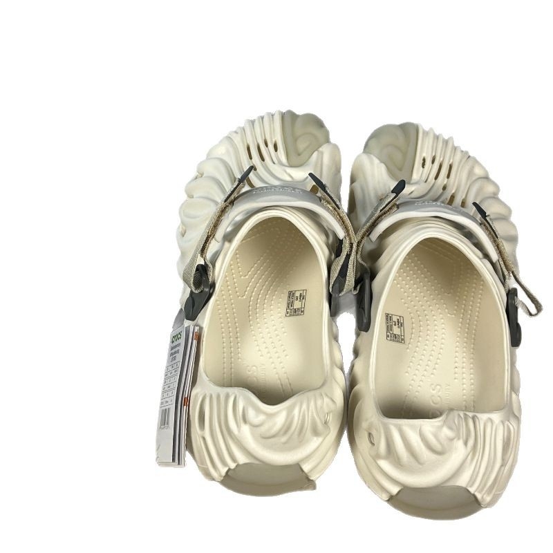 Sandale s EVA gornjim dijelom i EVA potplatom; prozračne; protuklizne; kopčom; izlaze u proljeće 2025