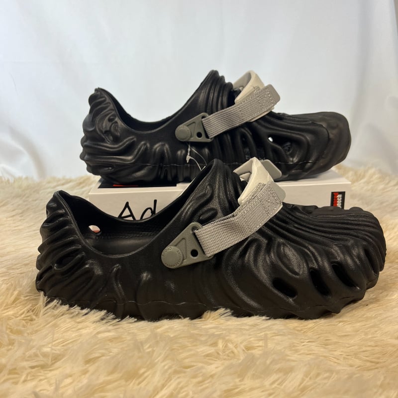 Sandale s EVA gornjim dijelom i EVA potplatom; prozračne; protuklizne; kopčom; izlaze u proljeće 2025