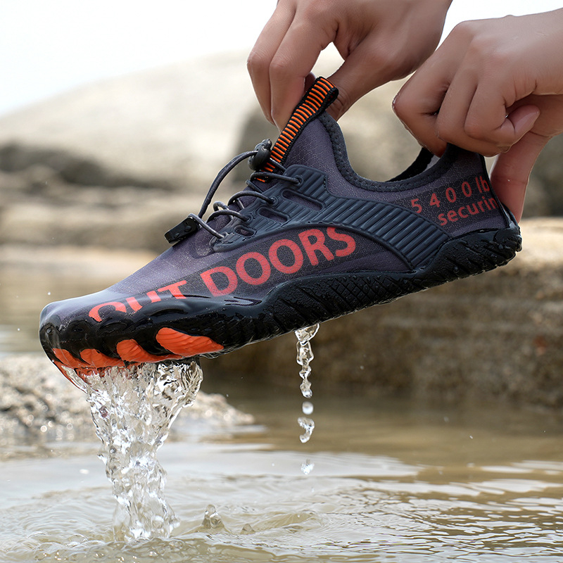 Upes taku kurpes ar pieciem pirkstiem – augšdaļa no tīkla auduma, iekšējā tīkla odere, anti-slip gumijas zole, gumijas vidējā zole, piemērotas ārējiem sporta veidiem