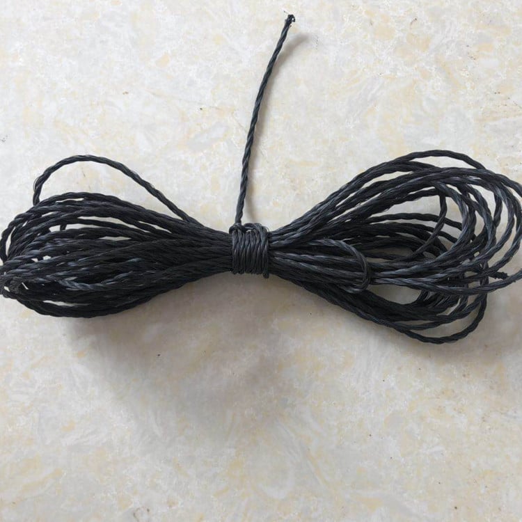 Комплект за риболовни принадлежности: кутия за примамки, въже, игла за поправка на мрежи, ремонтна нишка и стоманена тежест