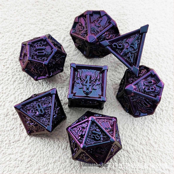 7 kauli no cinka sakausējuma ar noapaļotiem stūriem D&D galda spēlei