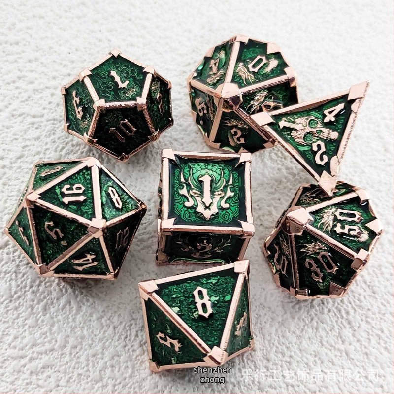 7 kauli no cinka sakausējuma ar noapaļotiem stūriem D&D galda spēlei