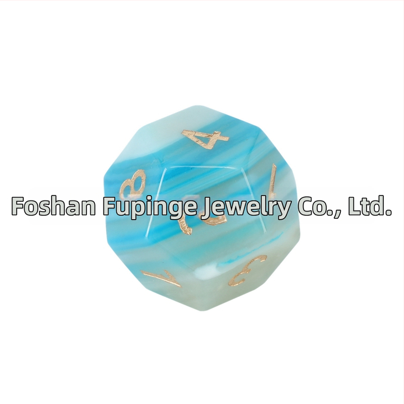 Galda spēļu kauliņi – dabīgi kristāla dārgakmeņi, divdesmitpusēji, taisnā leņģa stilā, wowu