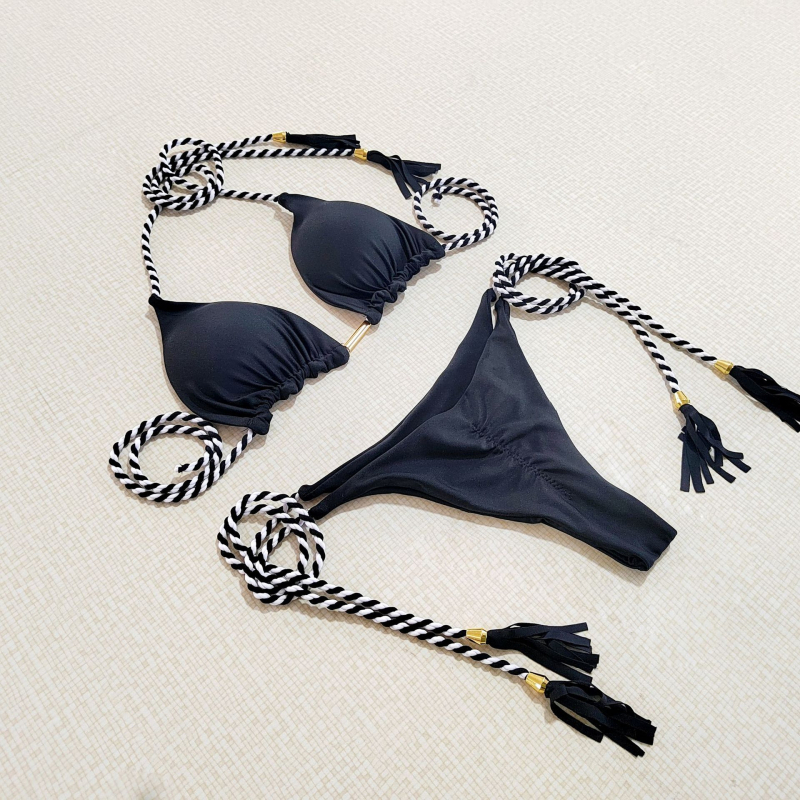 Ženski dvodijelni bikini set s podstavljenim trokutastim gornjim dijelom, bez čelične potpore; materijal najlon 82% s podstavom najlona; gaćice briefs; za plivanje