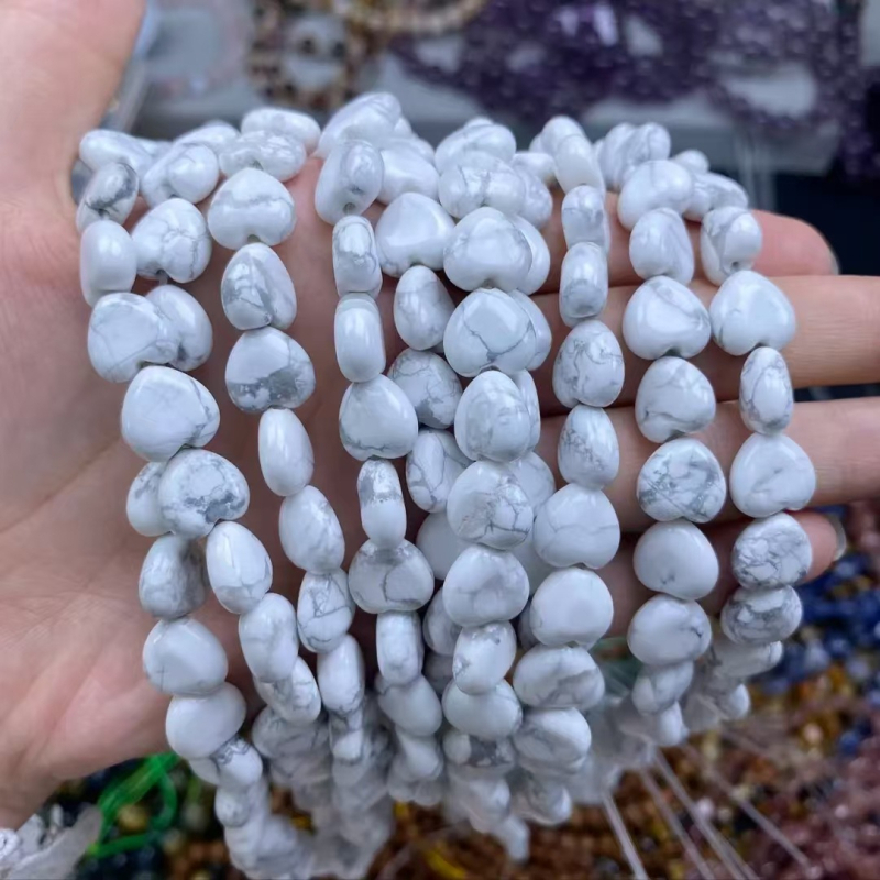 DIY ékszer gyöngyök – természetes kő, szerelem minta, egyenes lyukú gyöngyök, friss és édes stílus