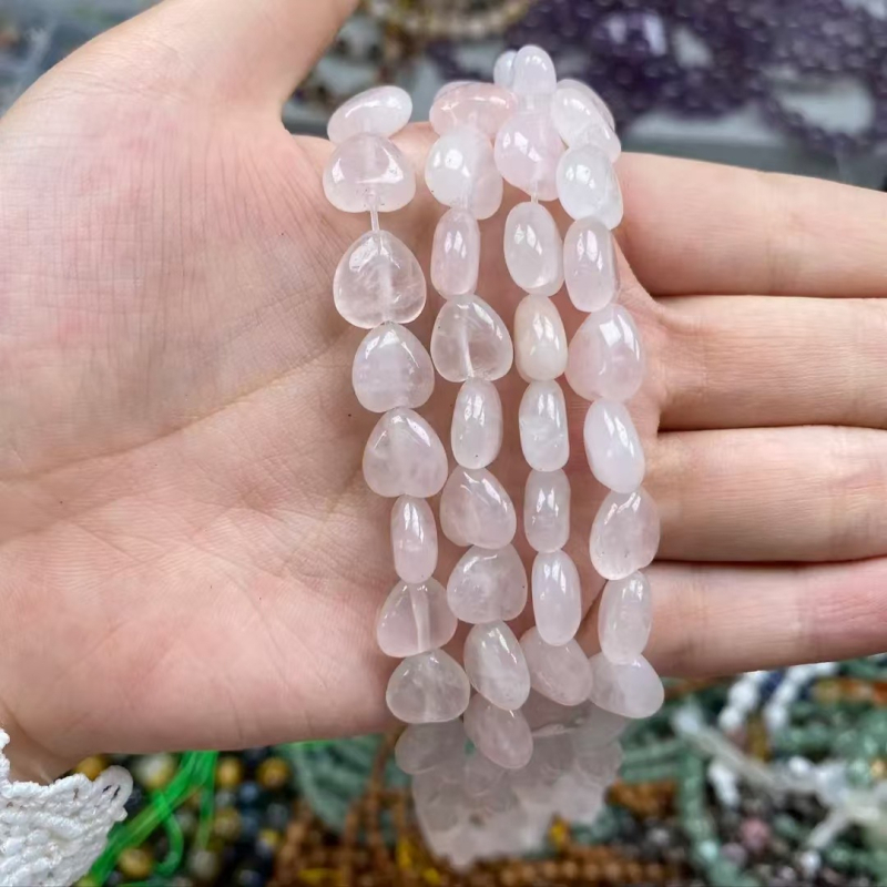 DIY ékszer gyöngyök – természetes kő, szerelem minta, egyenes lyukú gyöngyök, friss és édes stílus