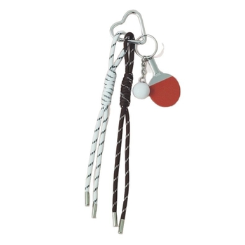 Mandu rakto grandinėlė — plastmasė, šiuolaikinio meno stilius, dovana poroms ir draugams